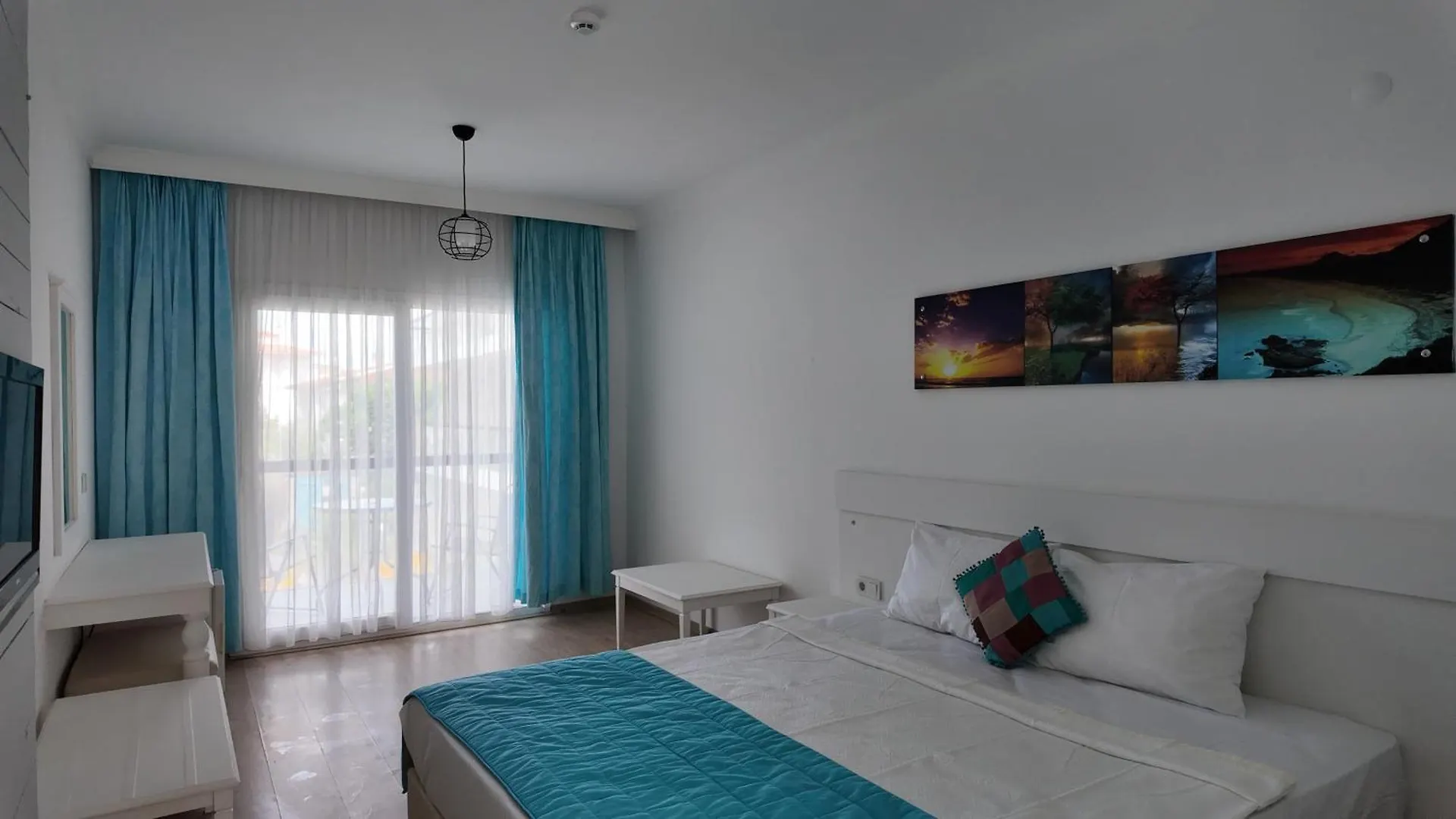 ***  Mos Hotel Çeşme Turquia